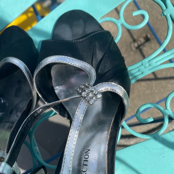 Low evening heels with diamonds - Picture 6 of 7